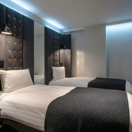 Point A Kensington Olympia Hotel London Exterior photo