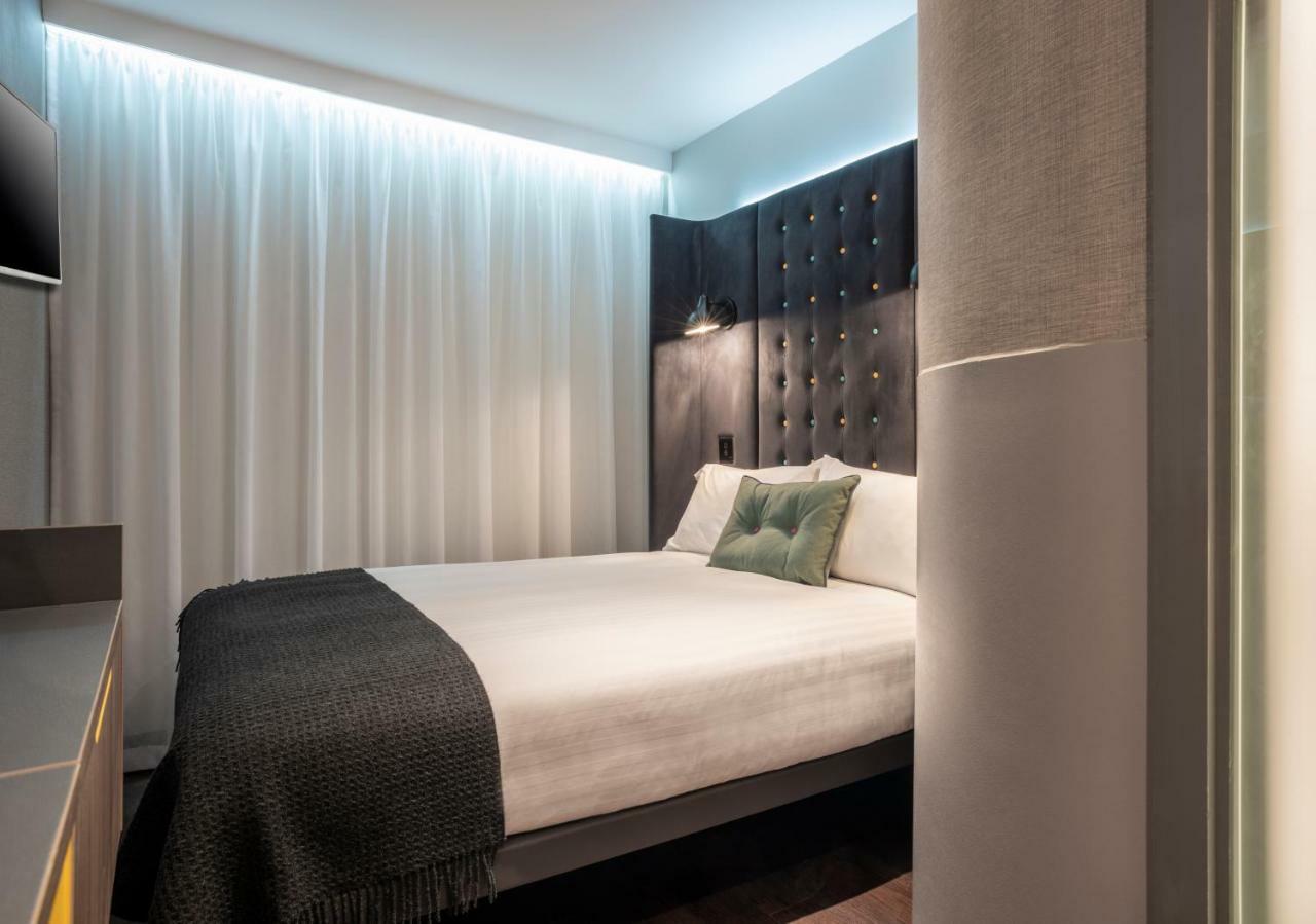 Point A Kensington Olympia Hotel London Exterior photo